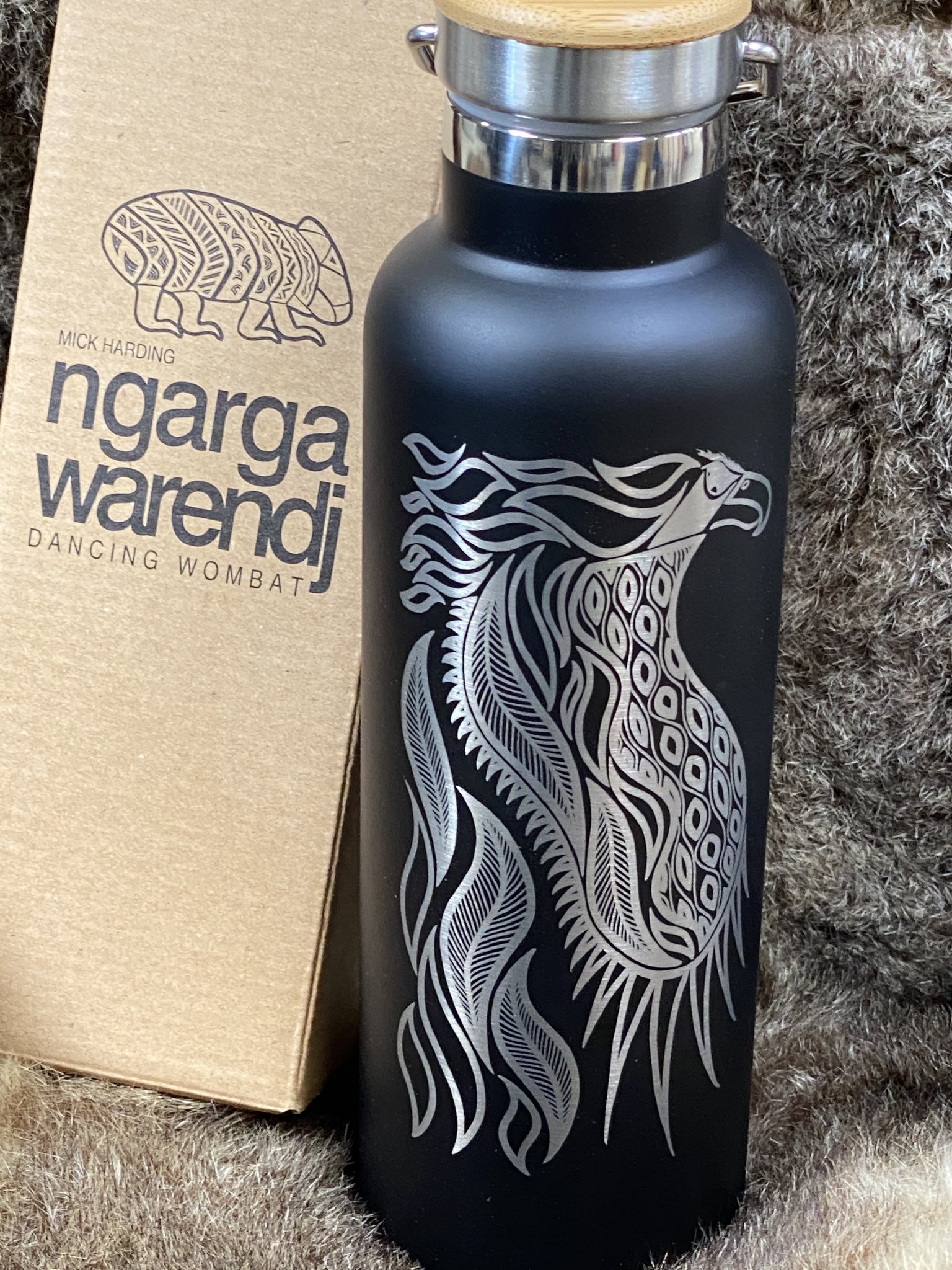 Insulated stainless steel bottle by ngarga warendj